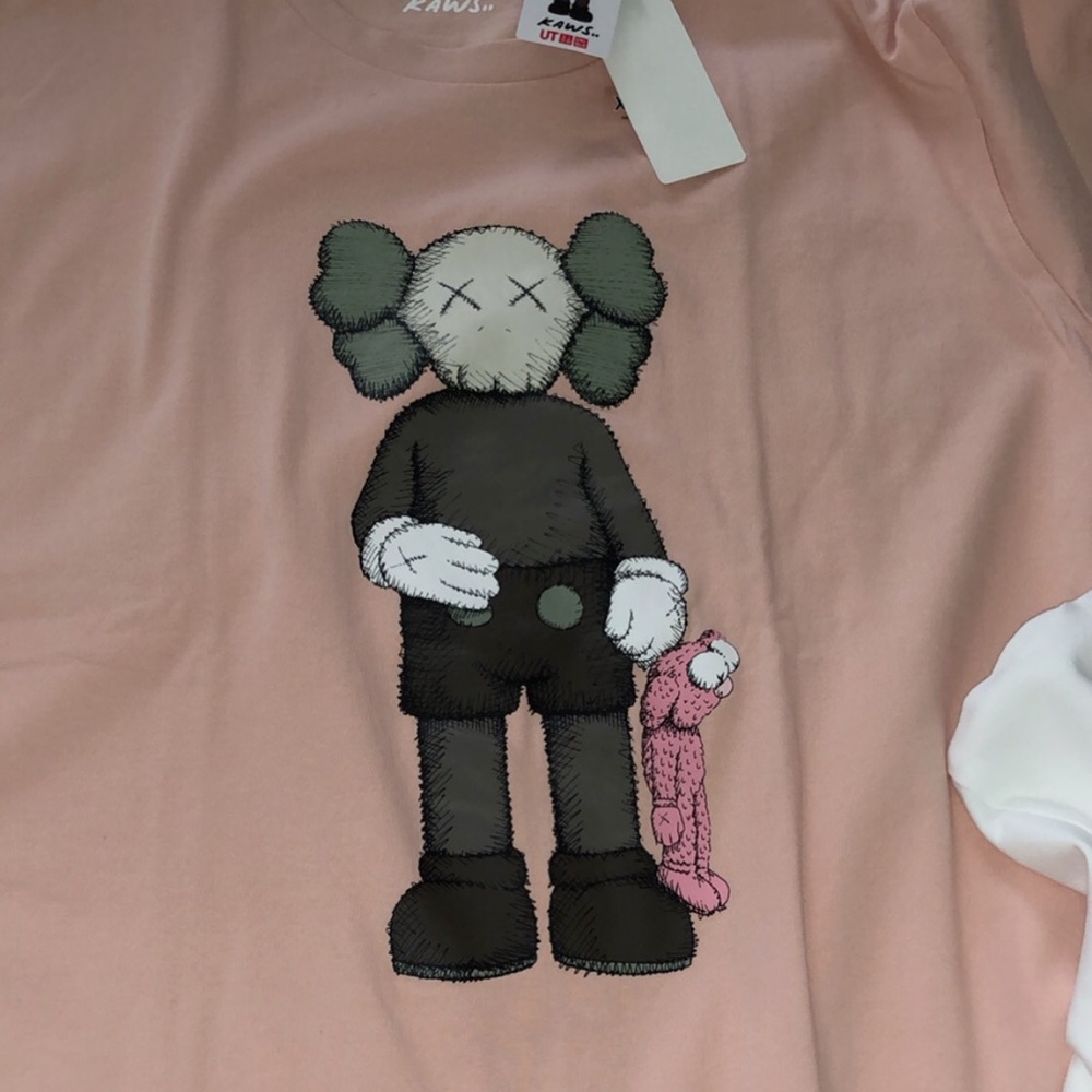 Kaws tee size xlarge